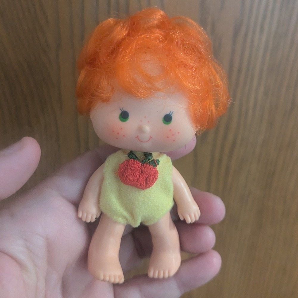 Vintage 1980 Strawberry Shortcake Apple Dumplin Doll w/ Box & Comb Kenner - Picture 4 of 16